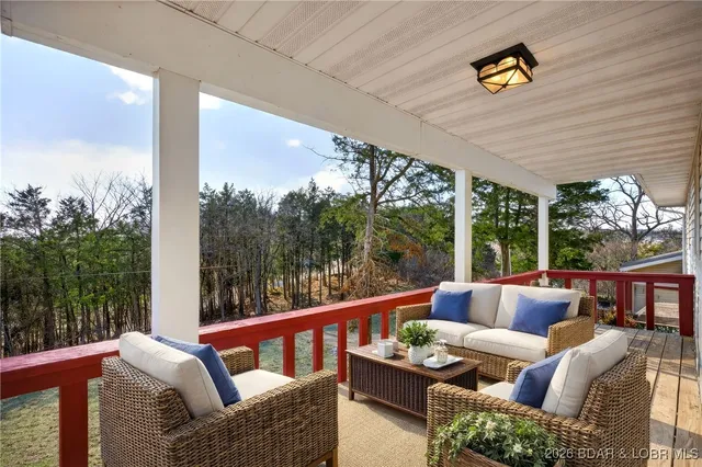 $349,900 | 43 Good Neighbors Loop, Camdenton, MO 65020