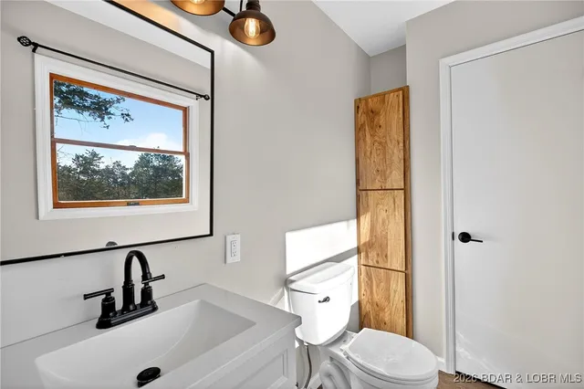 $349,900 | 43 Good Neighbors Loop, Camdenton, MO 65020