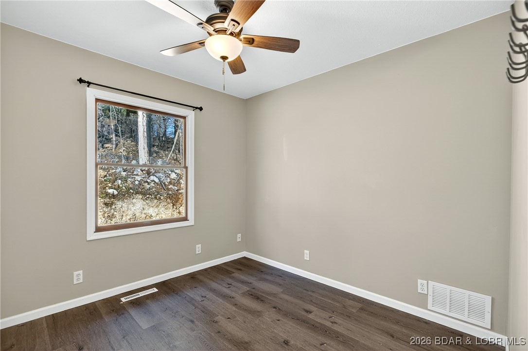 43 Good Neighbors Loop Camdenton, MO 65020 - Photo 33 of 68 Spare Bedroom 1