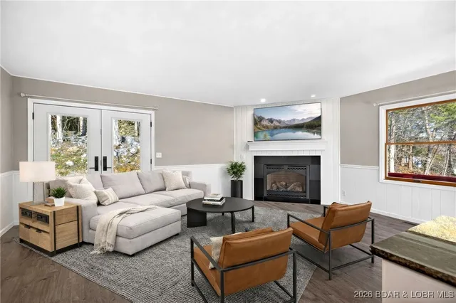 $349,900 | 43 Good Neighbors Loop, Camdenton, MO 65020