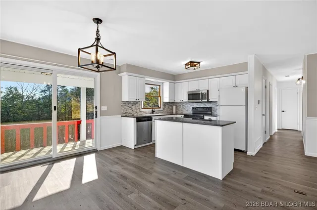 $349,900 | 43 Good Neighbors Loop, Camdenton, MO 65020