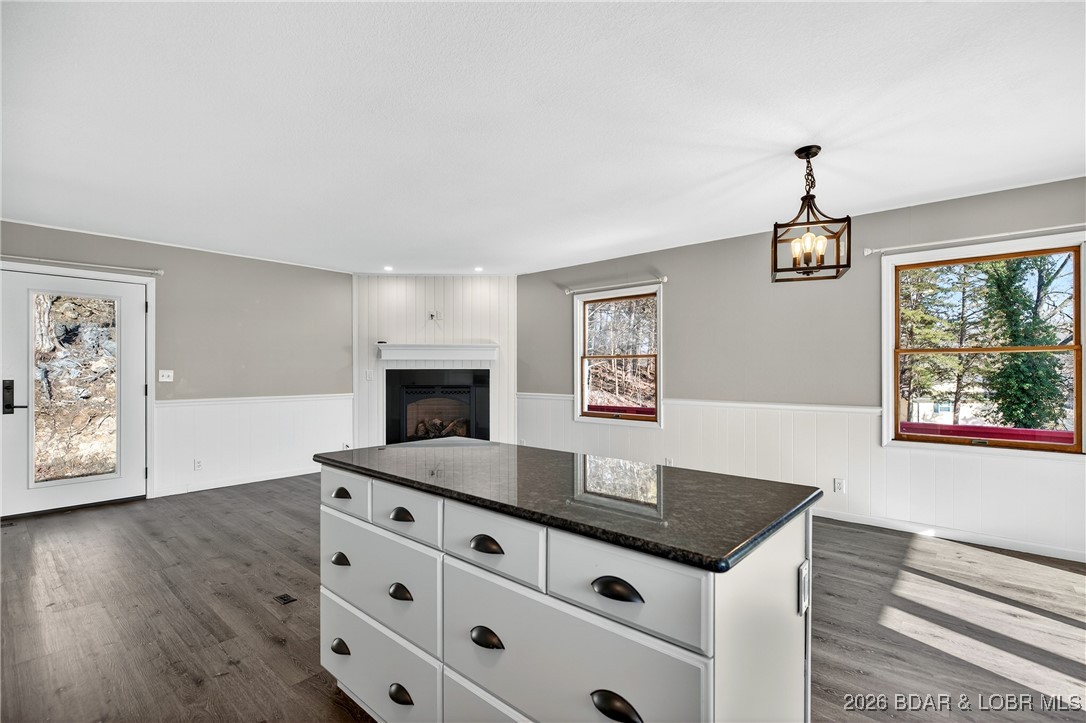 43 Good Neighbors Loop Camdenton, MO 65020 - Photo 10 of 68 Kitchen & Living Area