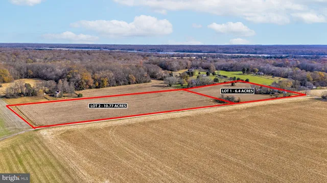 a view of a tennis court