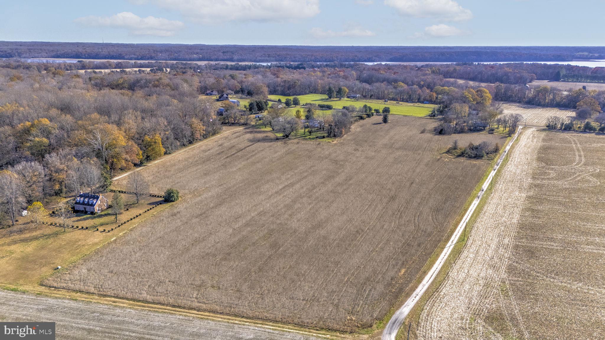 16400 Tanyard Road Upper Marlboro, MD 20772 - Photo 9 of 30 view of a room with a bed