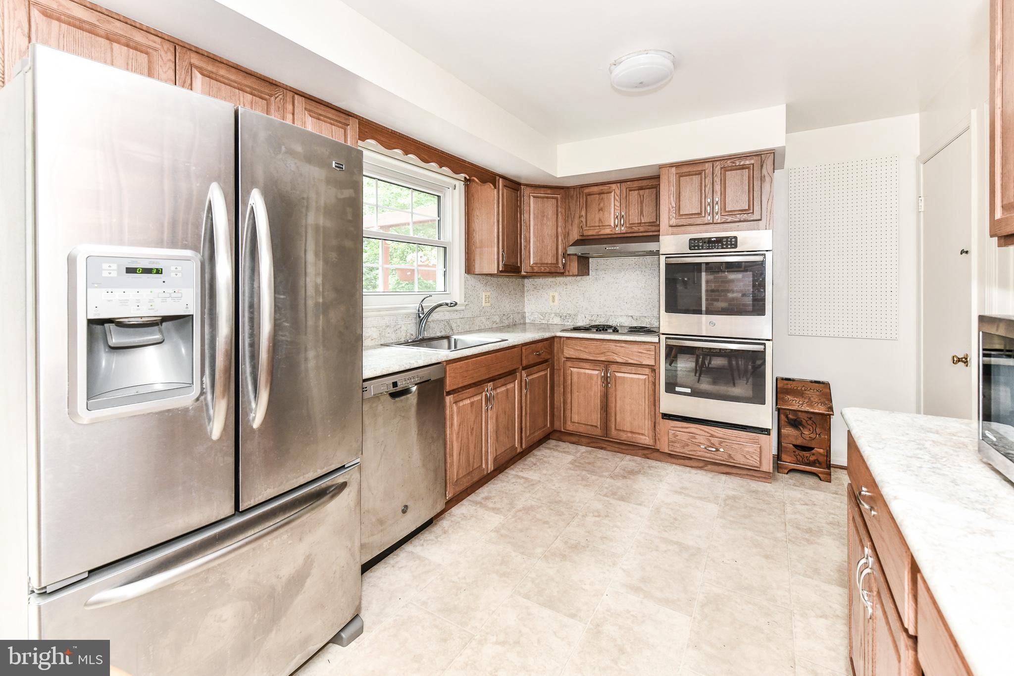 6614 Red Jacket Road Springfield, VA 22152 - Photo 4 of 26