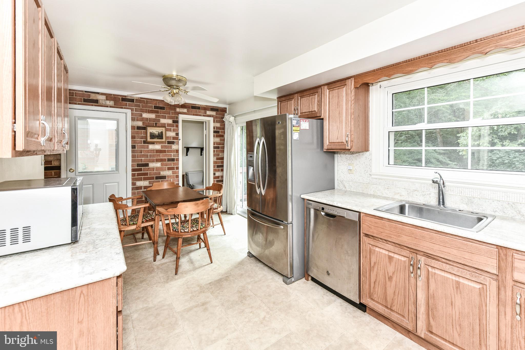 6614 Red Jacket Road Springfield, VA 22152 - Photo 6 of 26
