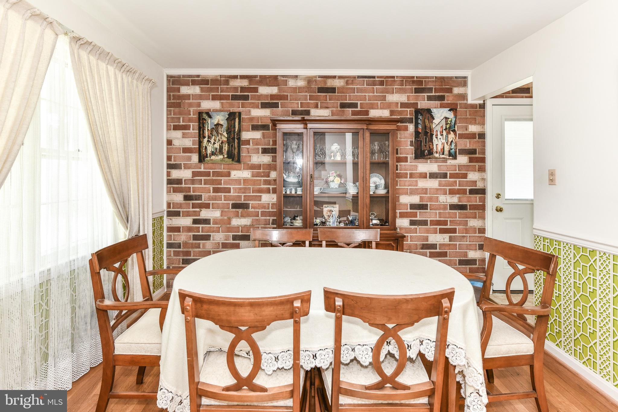 6614 Red Jacket Road Springfield, VA 22152 - Photo 8 of 26