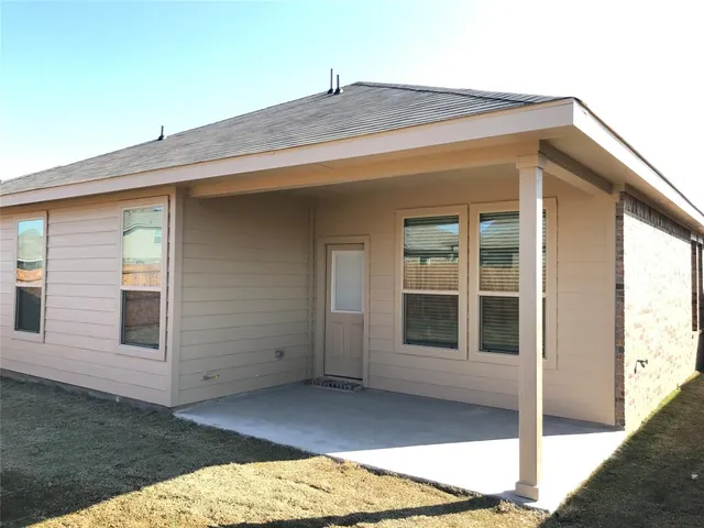 $2,150 | 216 Sunken Meadow Court, Denton, TX 76210