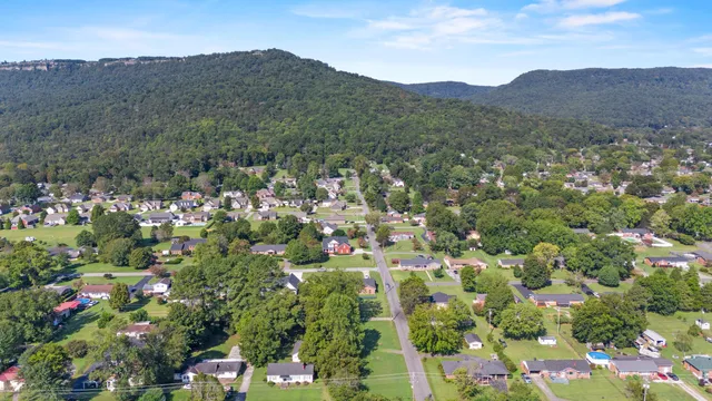 $695,000 | 825 Dennis Avenue, Jasper, TN 37347