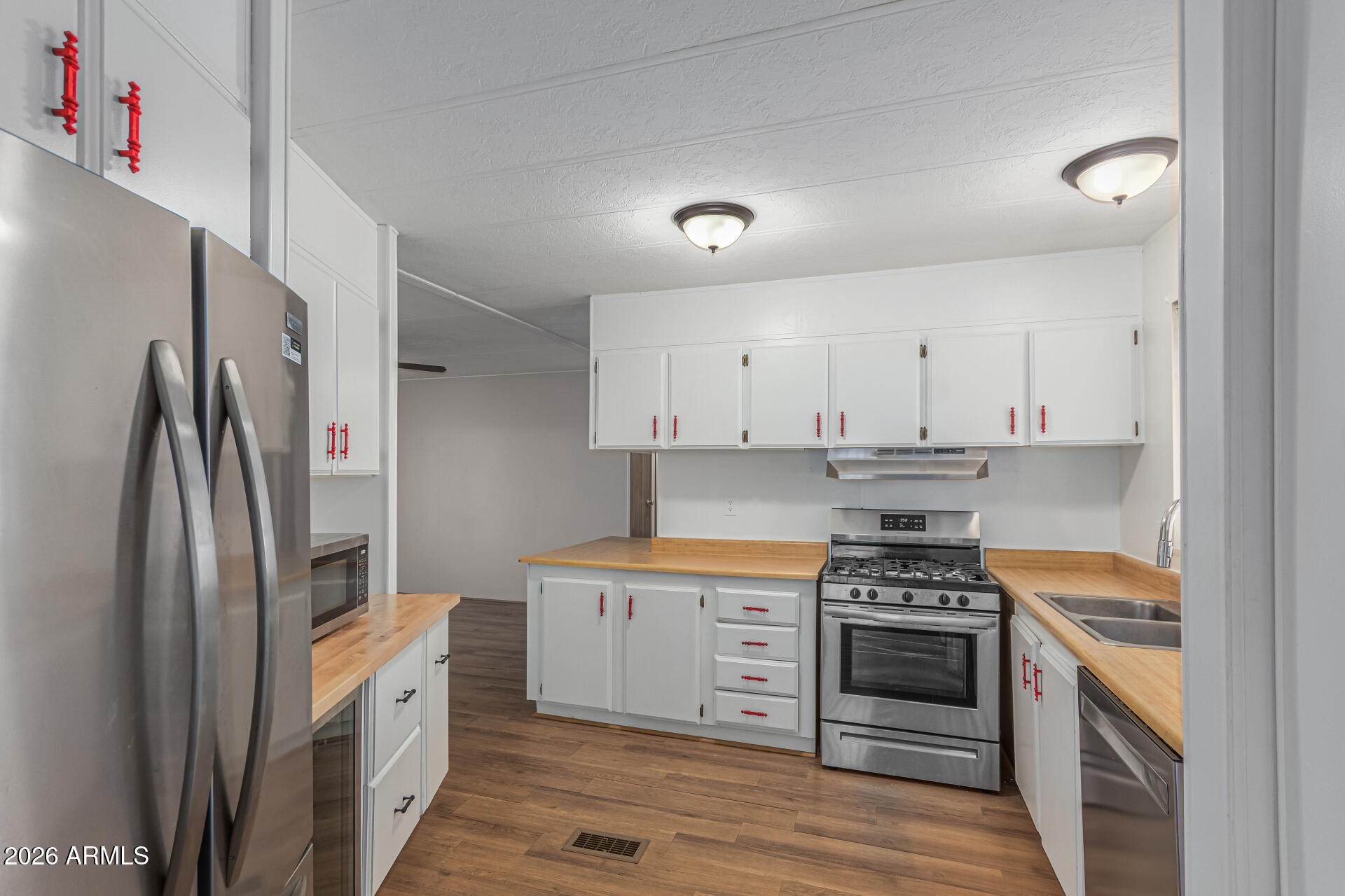 3300 East Broadway Road, Unit 121 Mesa, AZ 85204 - Photo 9 of 28 Kitchen