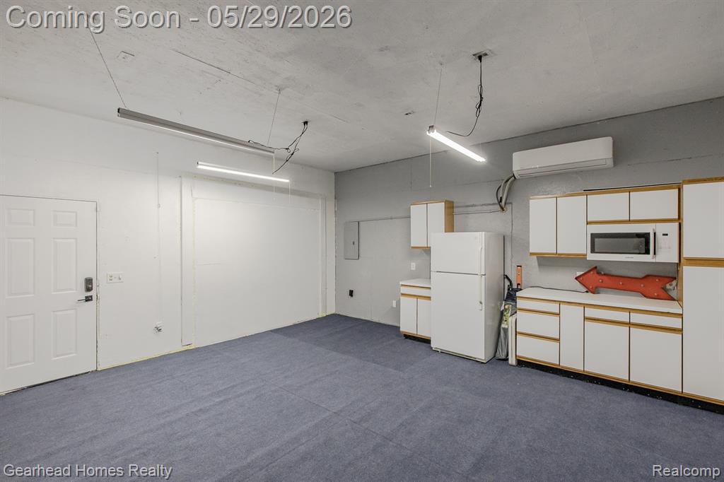 2831 Watkins Lake Road Waterford, MI 48328 - Photo 33 of 45