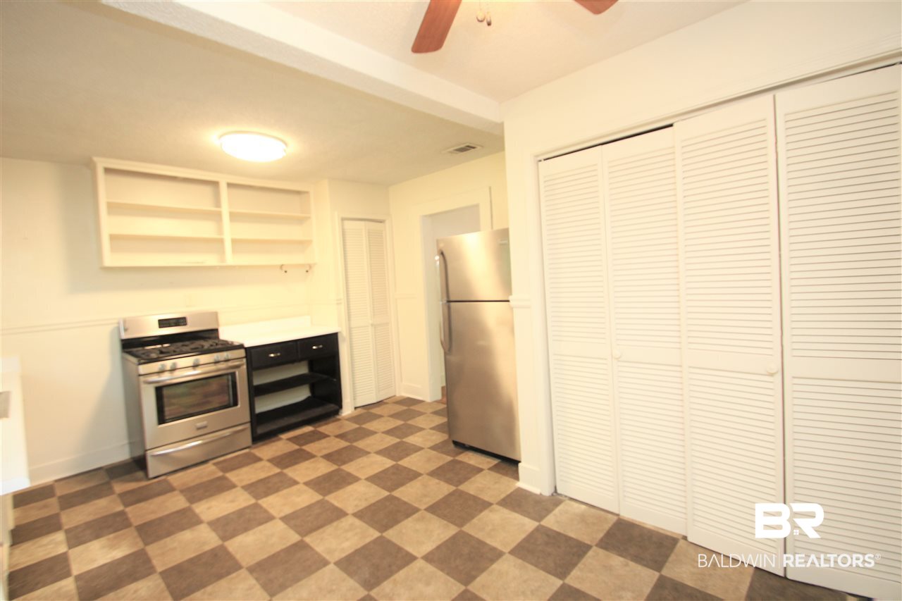 112 Florence Place Mobile, AL 36607 - Photo 8 of 14