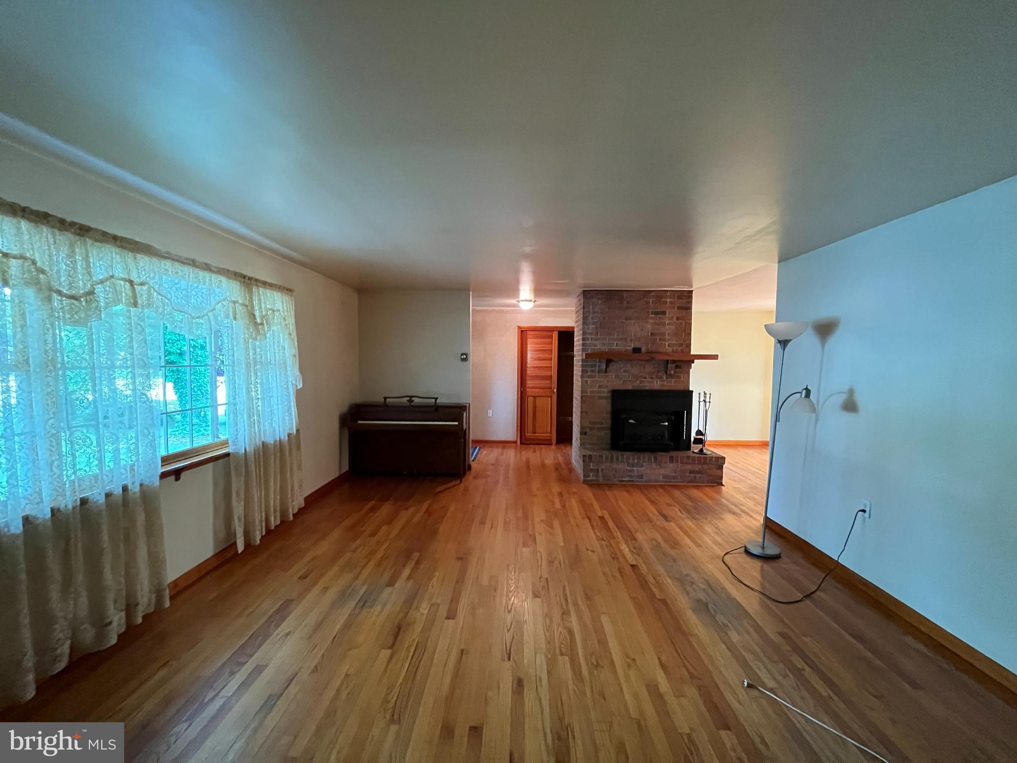 2389 Scotland Road Chambersburg, PA 17201 - Photo 16 of 46 Living room