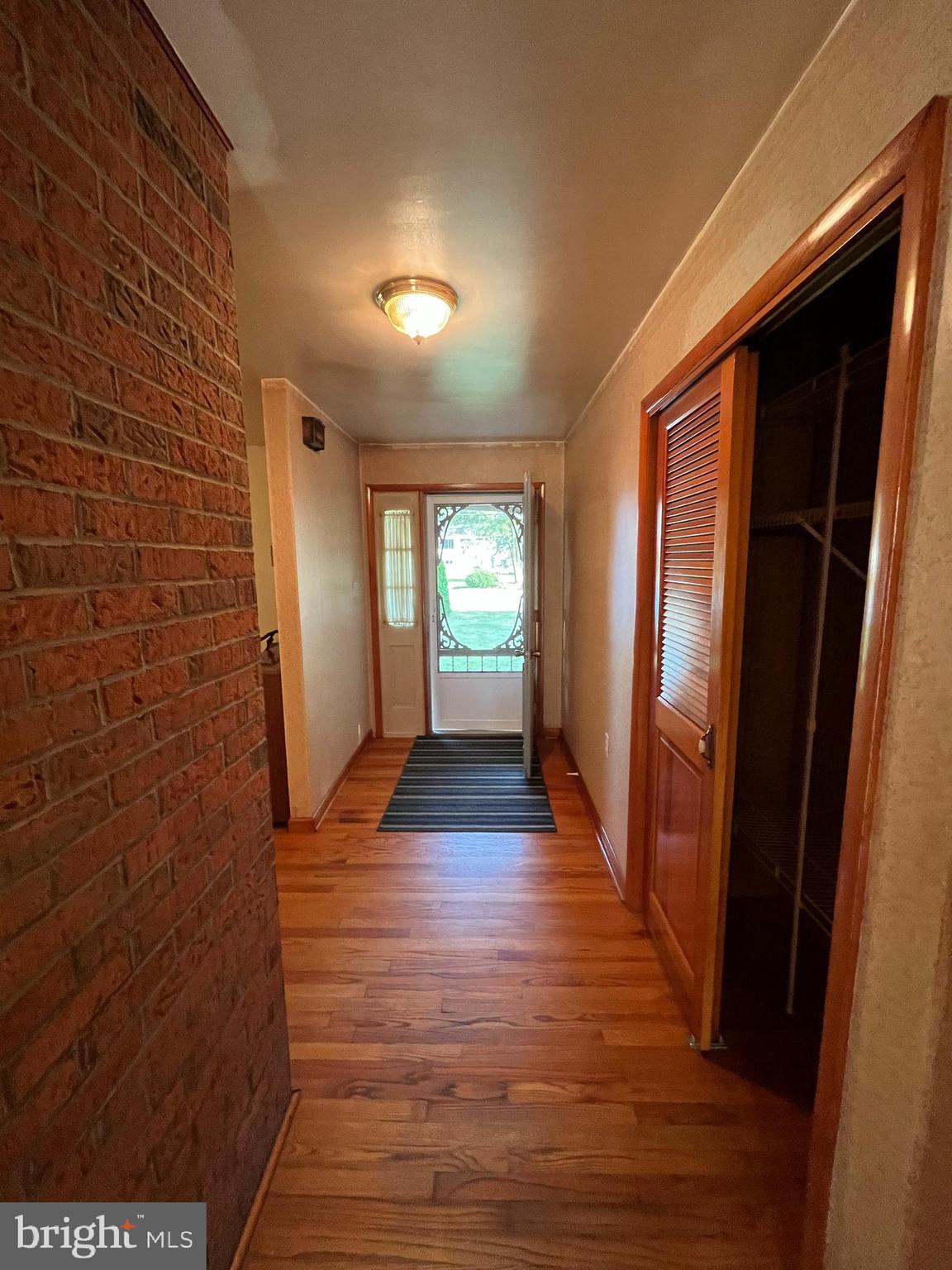 2389 Scotland Road Chambersburg, PA 17201 - Photo 18 of 46 Foyer