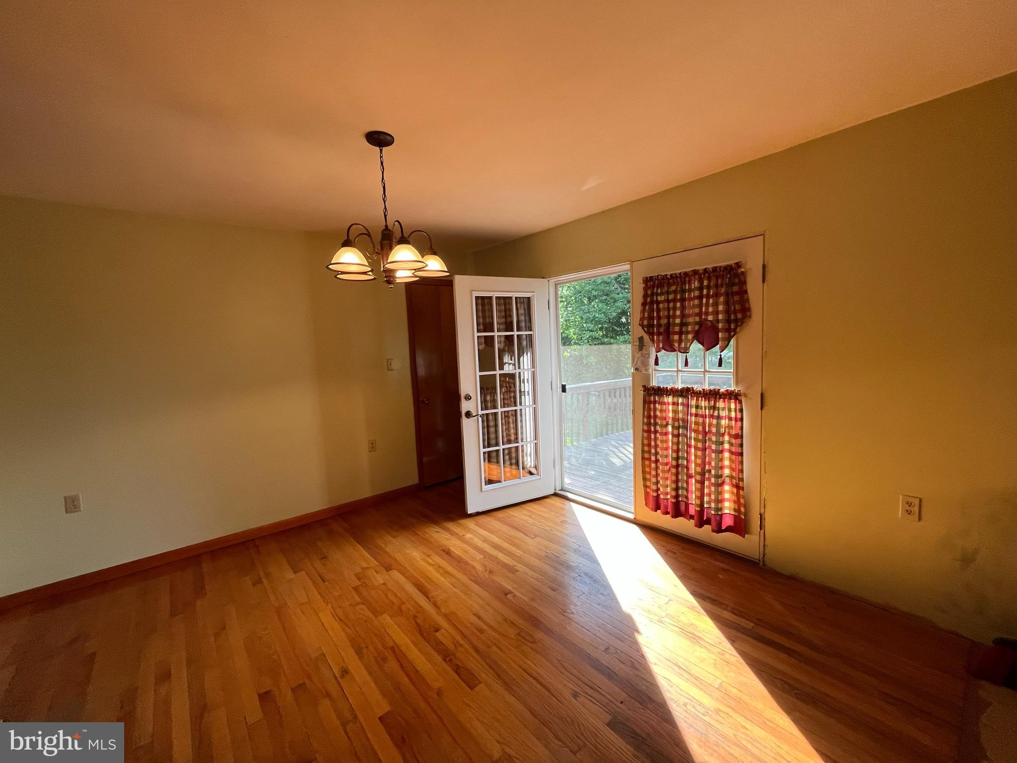 2389 Scotland Road Chambersburg, PA 17201 - Photo 19 of 46 Dining area