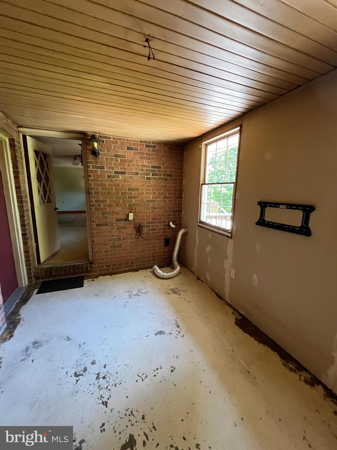 2389 Scotland Road Chambersburg, PA 17201 - Photo 32 of 46 Laundry hookups