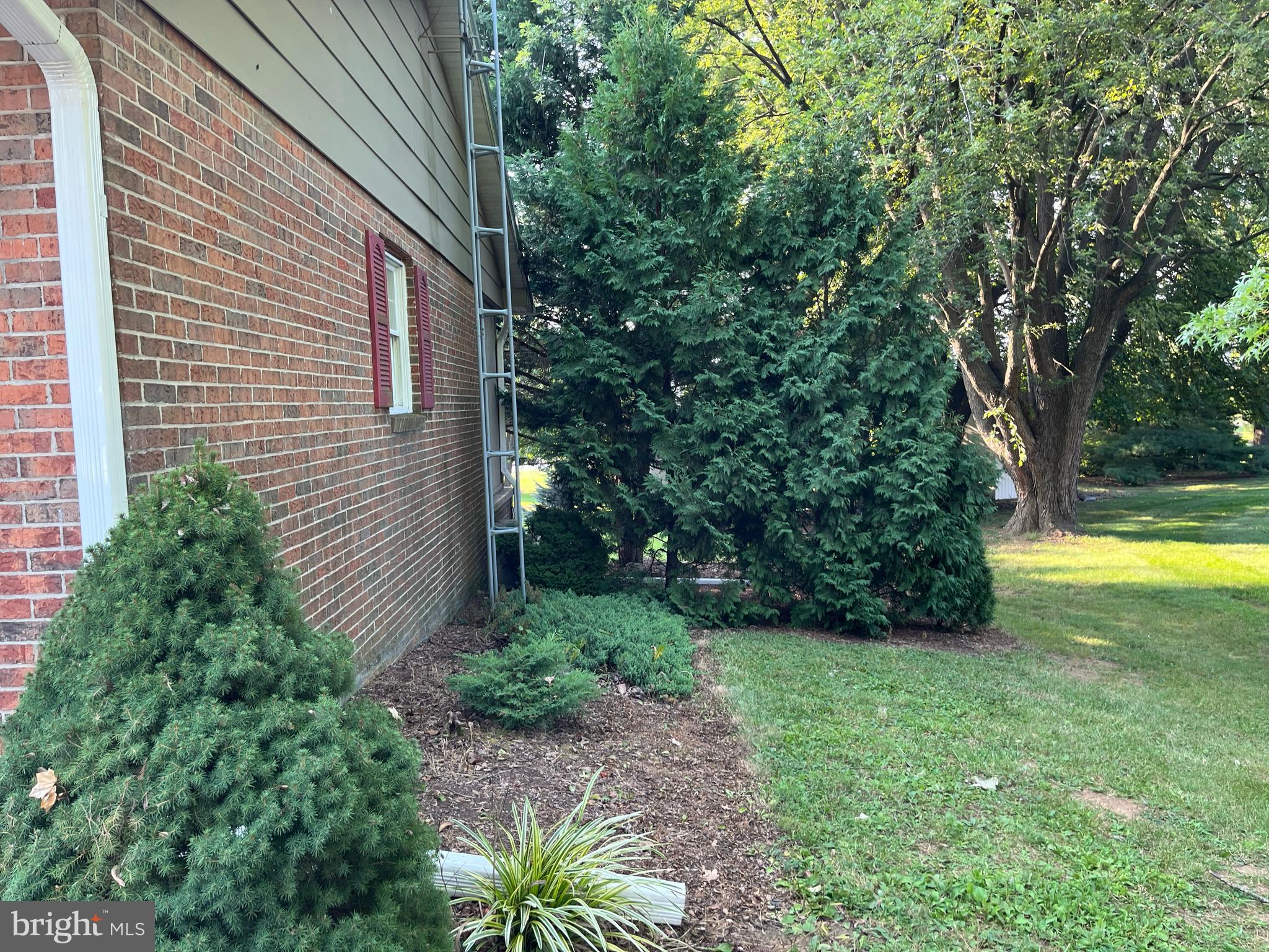 2389 Scotland Road Chambersburg, PA 17201 - Photo 4 of 46 Side