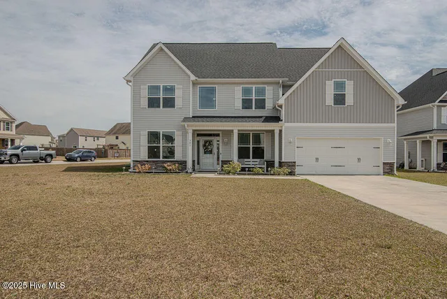 $2,500 | 301 Bear Run, Maple Hill, NC 28454