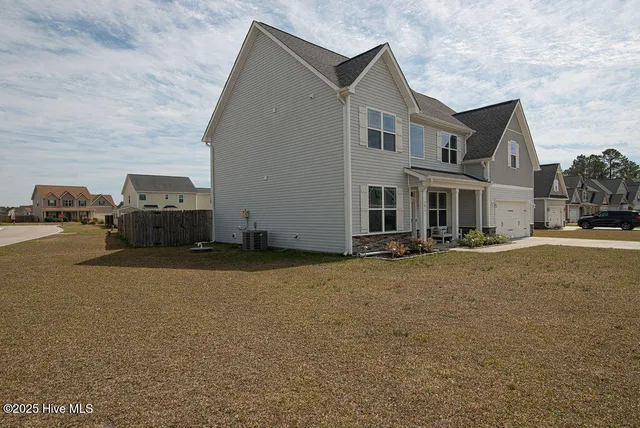 $2,500 | 301 Bear Run, Maple Hill, NC 28454