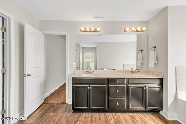 $2,500 | 301 Bear Run, Maple Hill, NC 28454
