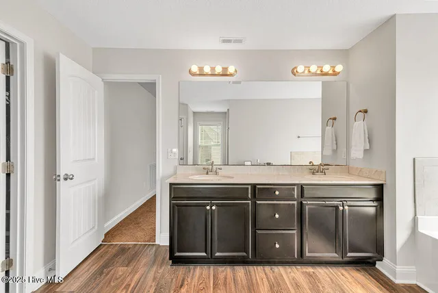 $2,500 | 301 Bear Run, Maple Hill, NC 28454