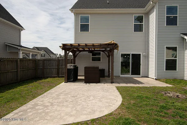 $2,500 | 301 Bear Run, Maple Hill, NC 28454