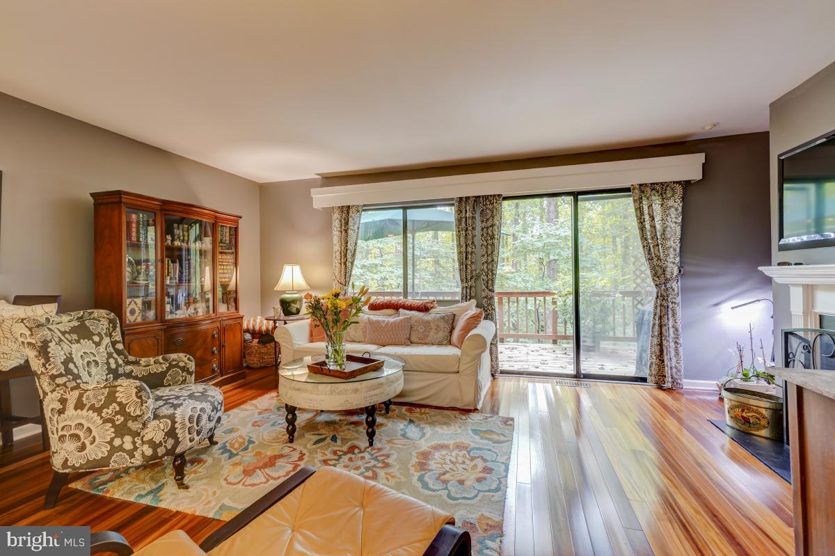 2251 Chestnut Burr Court Reston, VA 20191 - Photo 11 of 47 Gallery Image 11