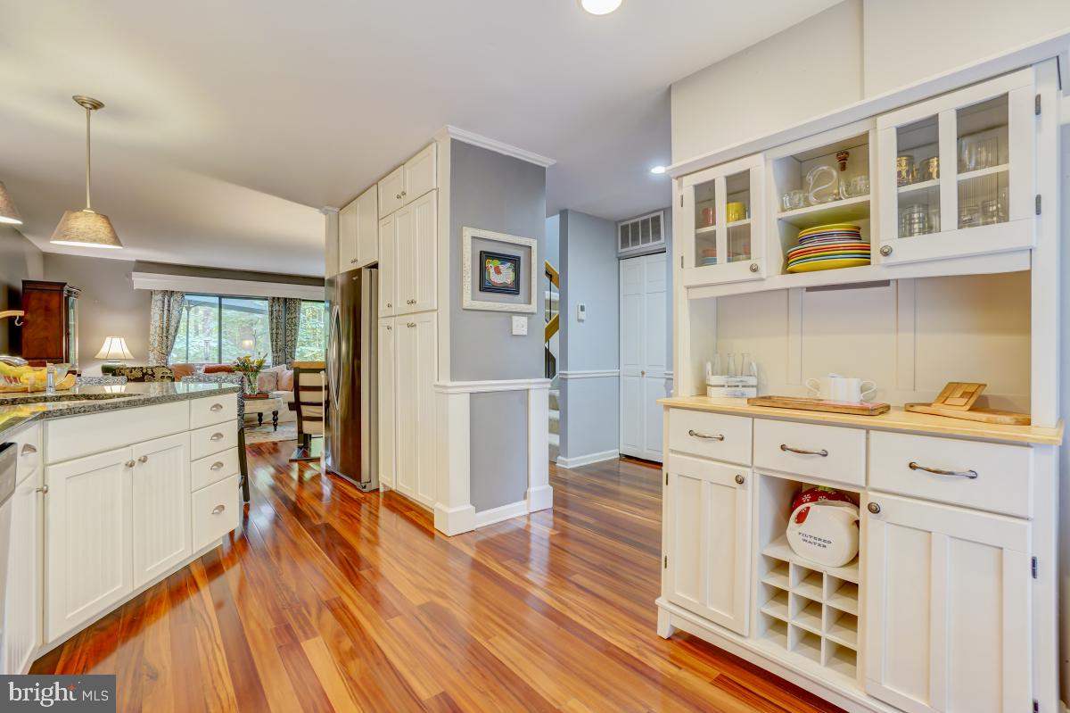 2251 Chestnut Burr Court Reston, VA 20191 - Photo 8 of 47 Gallery Image 8