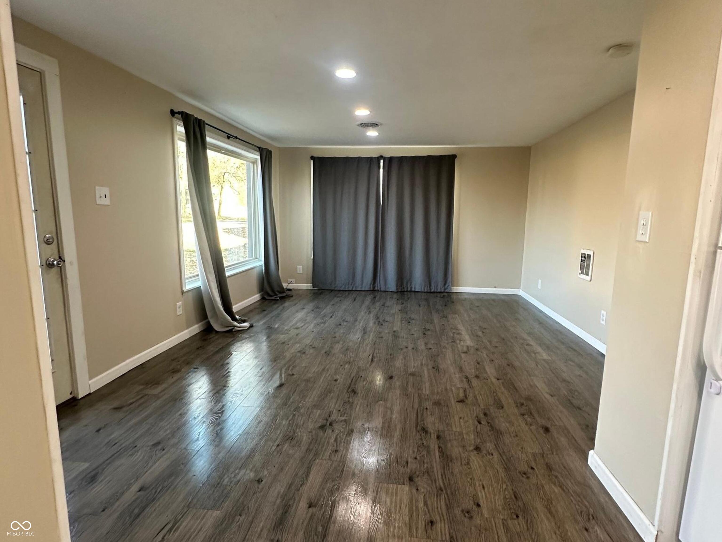 453 Michigan Street Clayton, IN 46118 - Photo 2 of 15