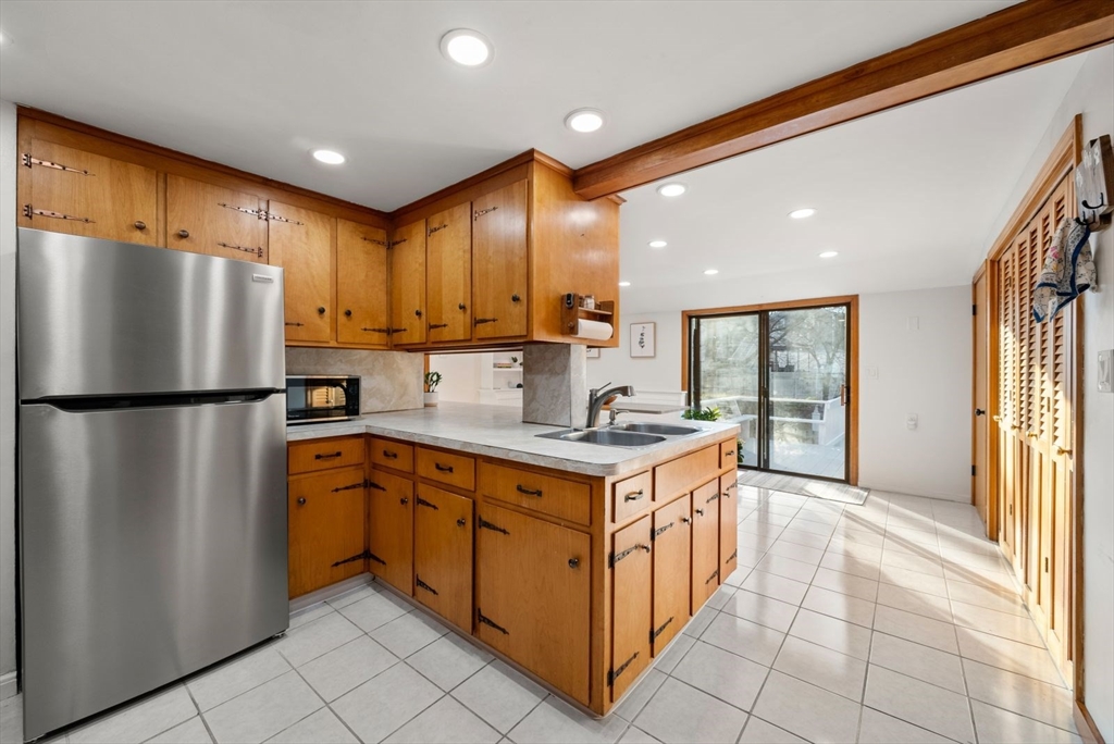 6 Windsor Road Stoneham, MA 02180 - Photo 13 of 42 Gallery Image 13