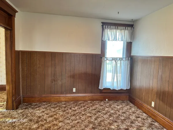 $157,000 | 437 Harrison Street, Miles, IA 52064