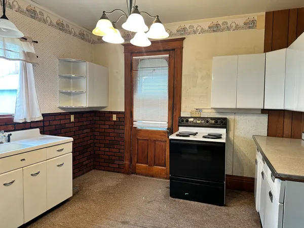 $157,000 | 437 Harrison Street, Miles, IA 52064