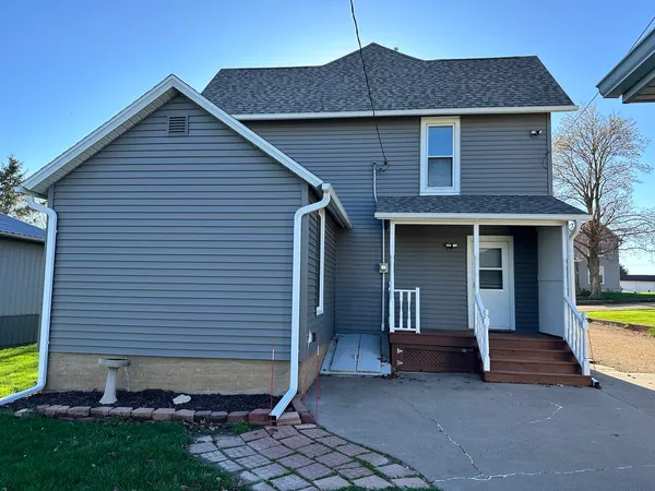 $157,000 | 437 Harrison Street, Miles, IA 52064