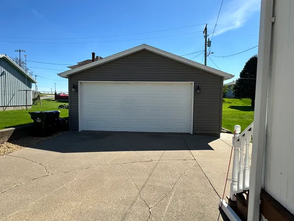 $157,000 | 437 Harrison Street, Miles, IA 52064