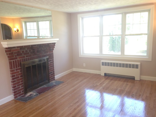 6 Manor Road Auburn, MA 01501 - Photo 5 of 14 Gallery Image 5