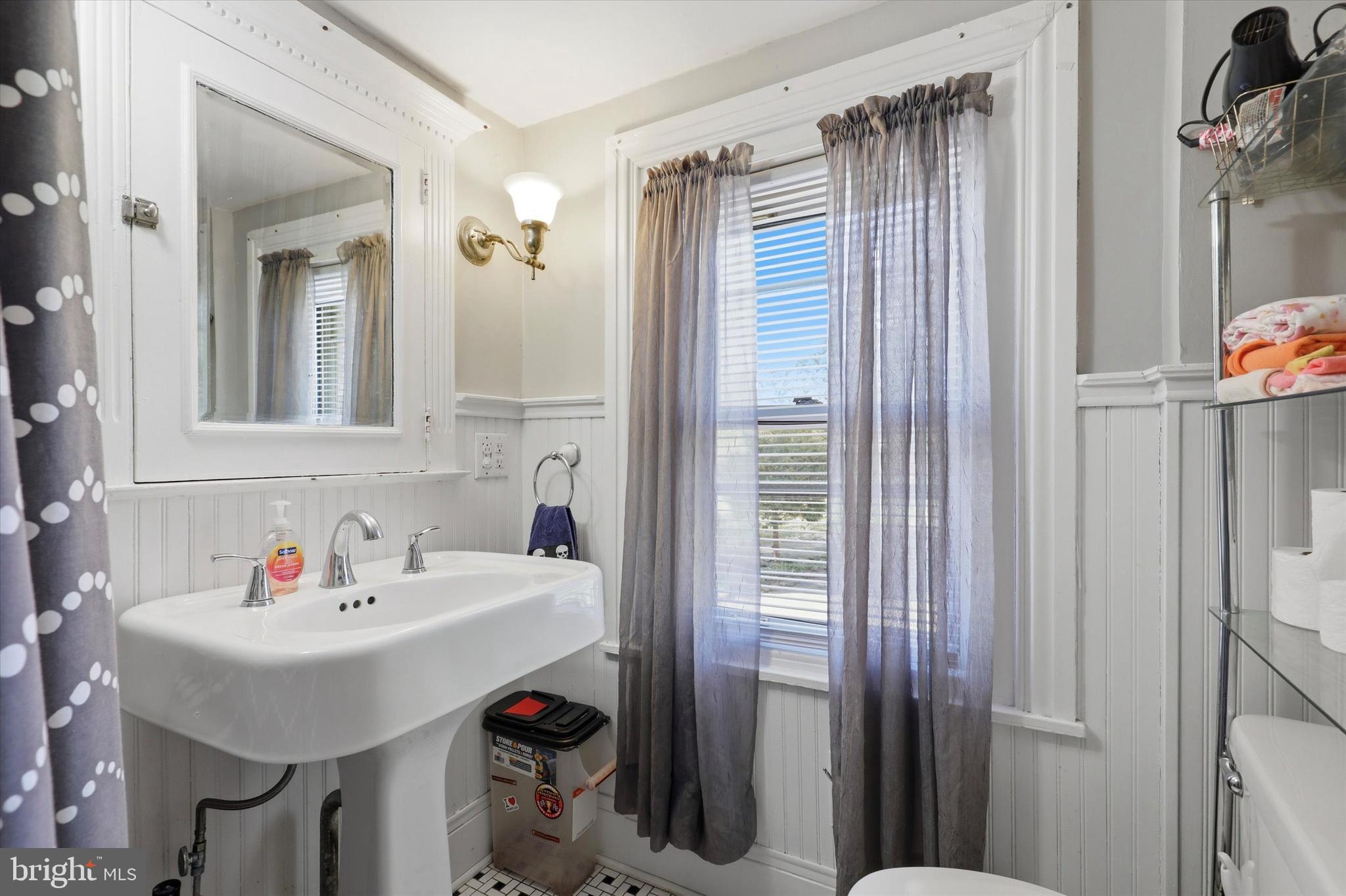 2202 Swede Road East Norriton, PA 19401 - Photo 14 of 40