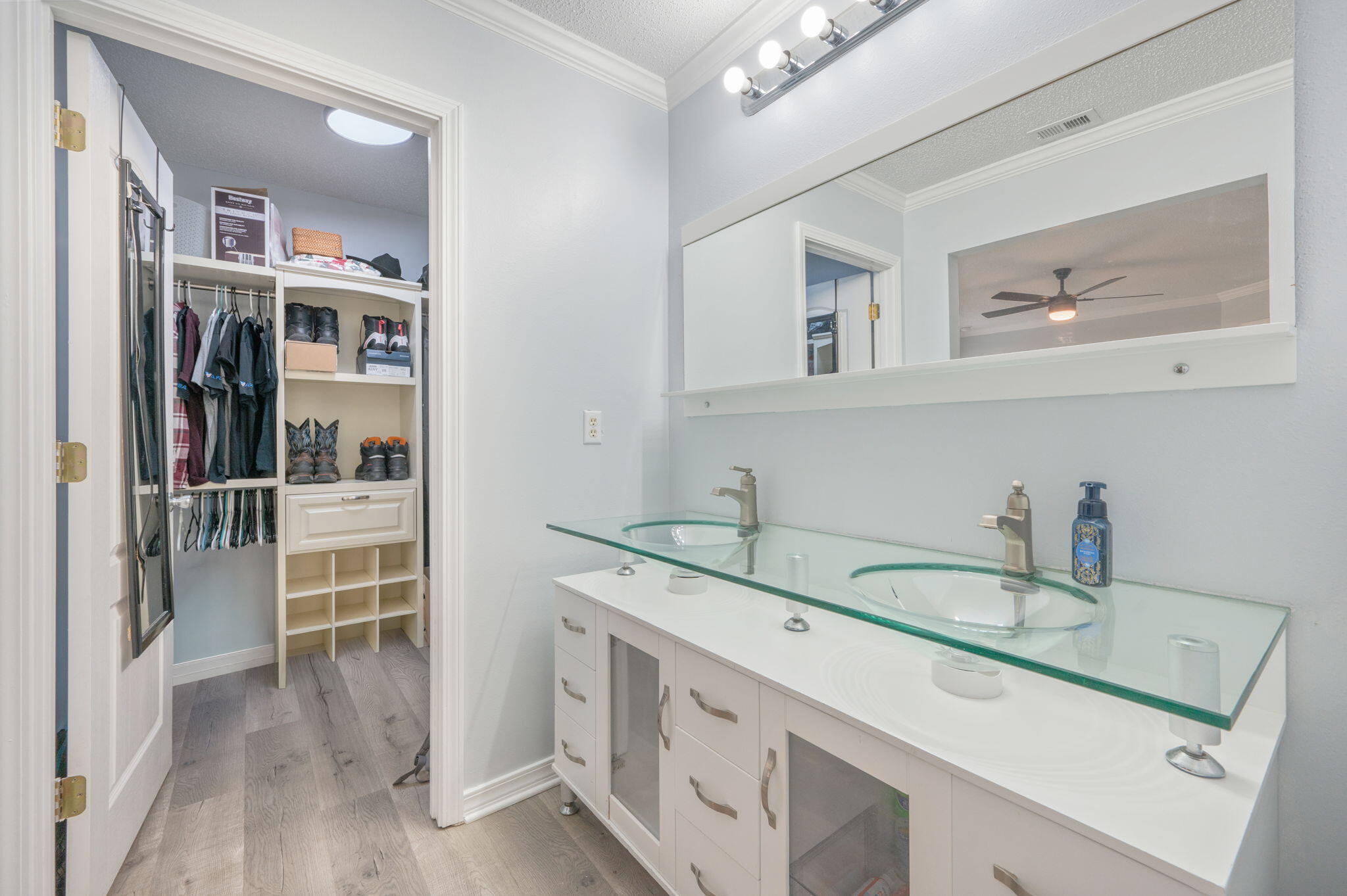 5249 Kervin Road Crestview, FL 32539 - Photo 13 of 27 a bathroom with a sink and a mirror