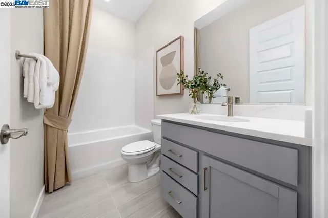 $1,193,762 | 527-527 East Fiorino Street, Tracy, CA 95391