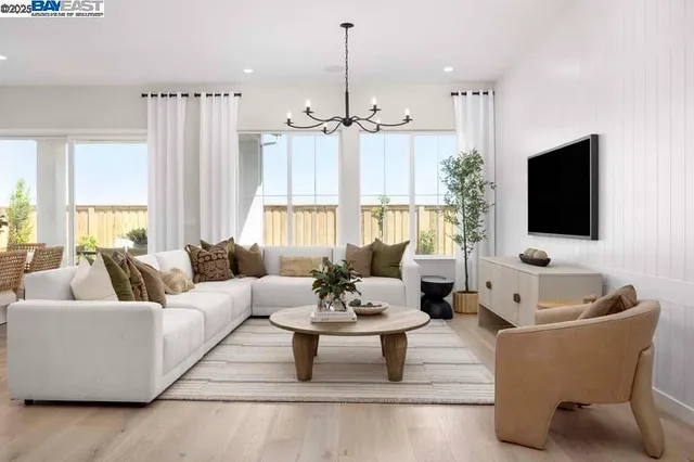 $1,193,762 | 527-527 East Fiorino Street, Tracy, CA 95391