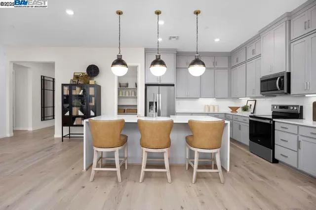 $1,193,762 | 527-527 East Fiorino Street, Tracy, CA 95391