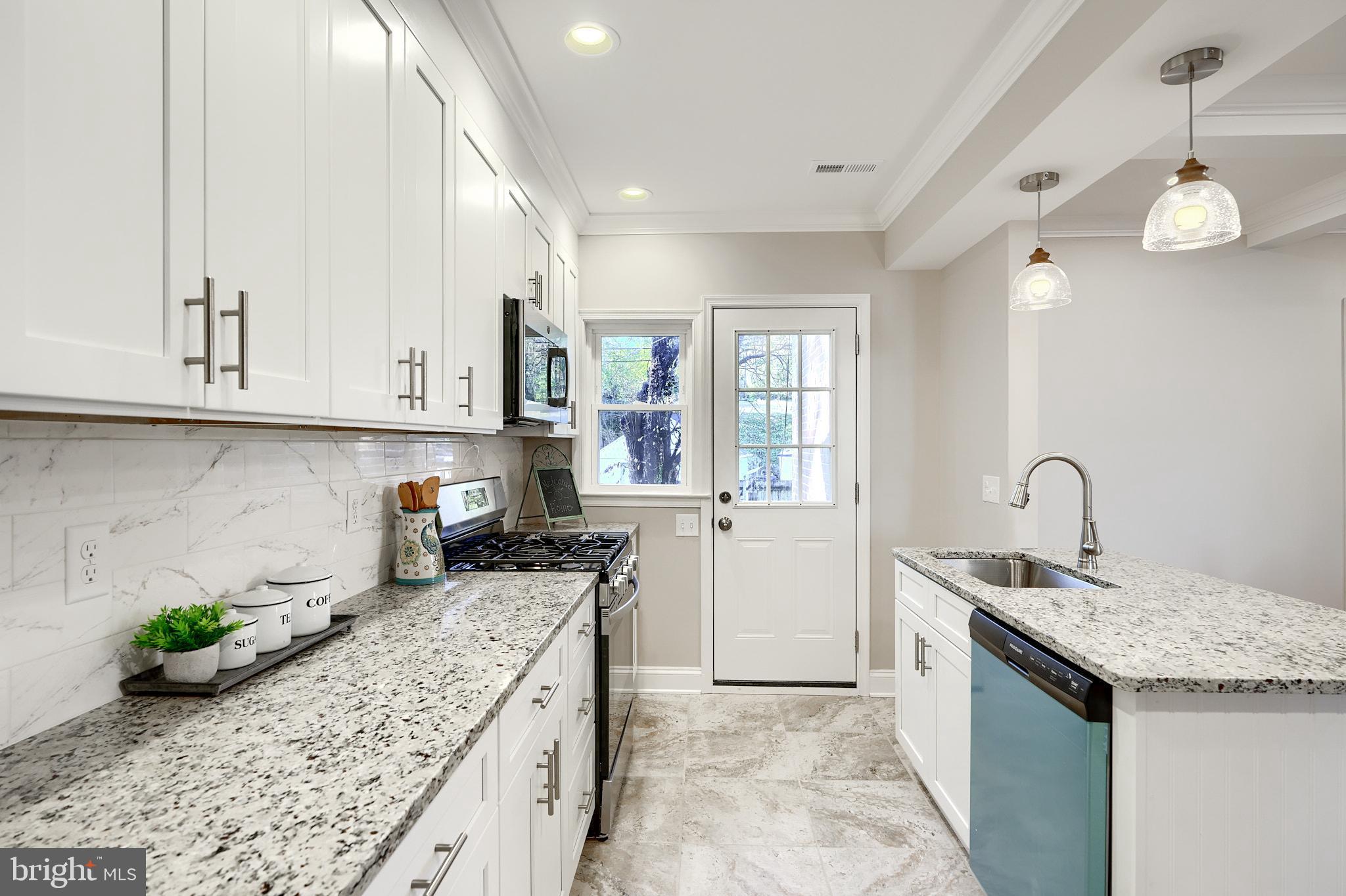 4313 Hamilton Avenue Baltimore, MD 21206 - Photo 14 of 45 Kitchen