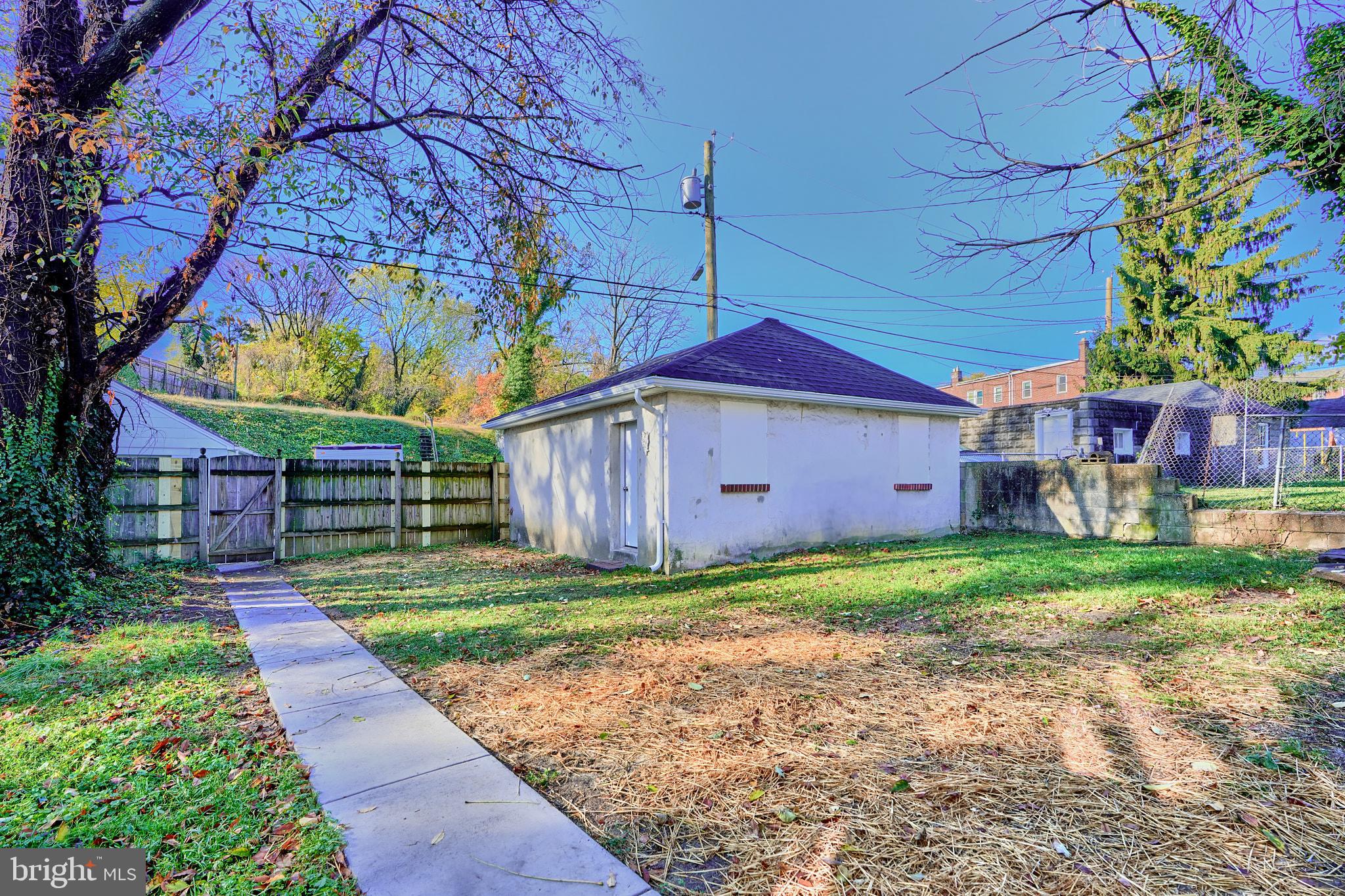 4313 Hamilton Avenue Baltimore, MD 21206 - Photo 43 of 45 Rear Yard
