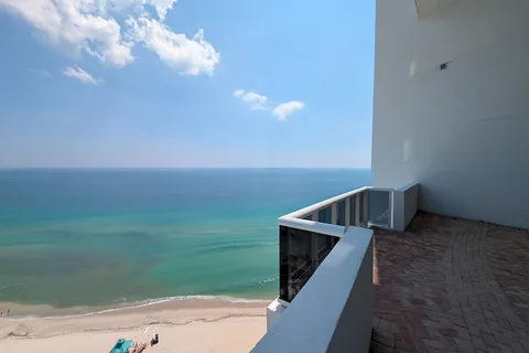 $1,165,000 | 18201 Collins Avenue, Unit 3301A, North Miami Beach, FL 33160