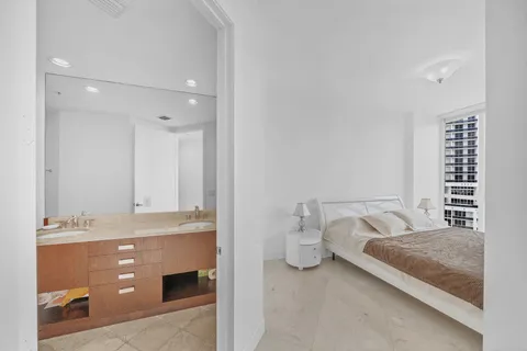 $1,165,000 | 18201 Collins Avenue, Unit 3301A, North Miami Beach, FL 33160