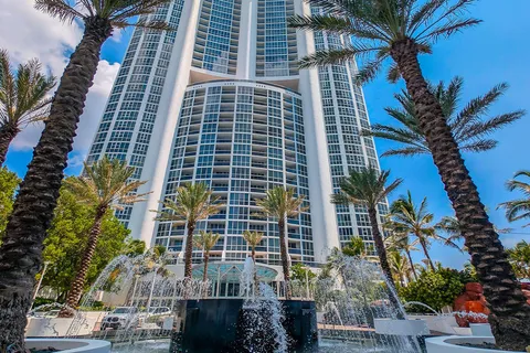 $1,165,000 | 18201 Collins Avenue, Unit 3301A, North Miami Beach, FL 33160