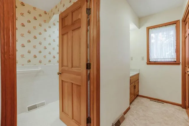 $599,000 | 33400 East Truman Road, Grain Valley, MO 64029