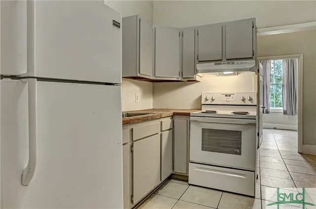 $2,000 | 520 East Waldburg Street, Unit B, Savannah, GA 31401