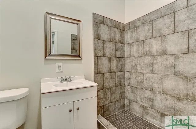 $2,000 | 520 East Waldburg Street, Unit B, Savannah, GA 31401