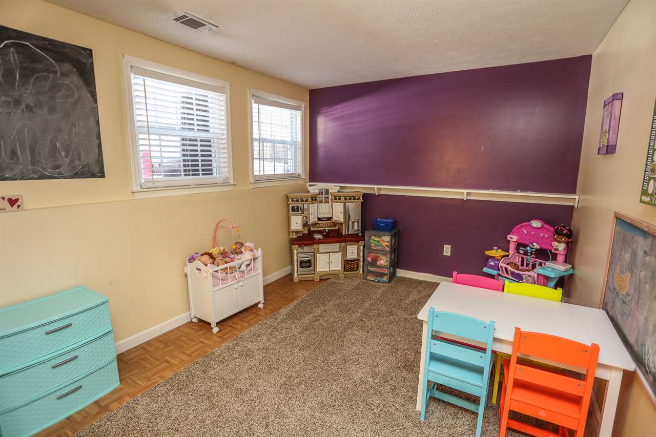 49 Derryfield Court, Unit 49 Manchester, NH 03104 - Photo 24 of 30