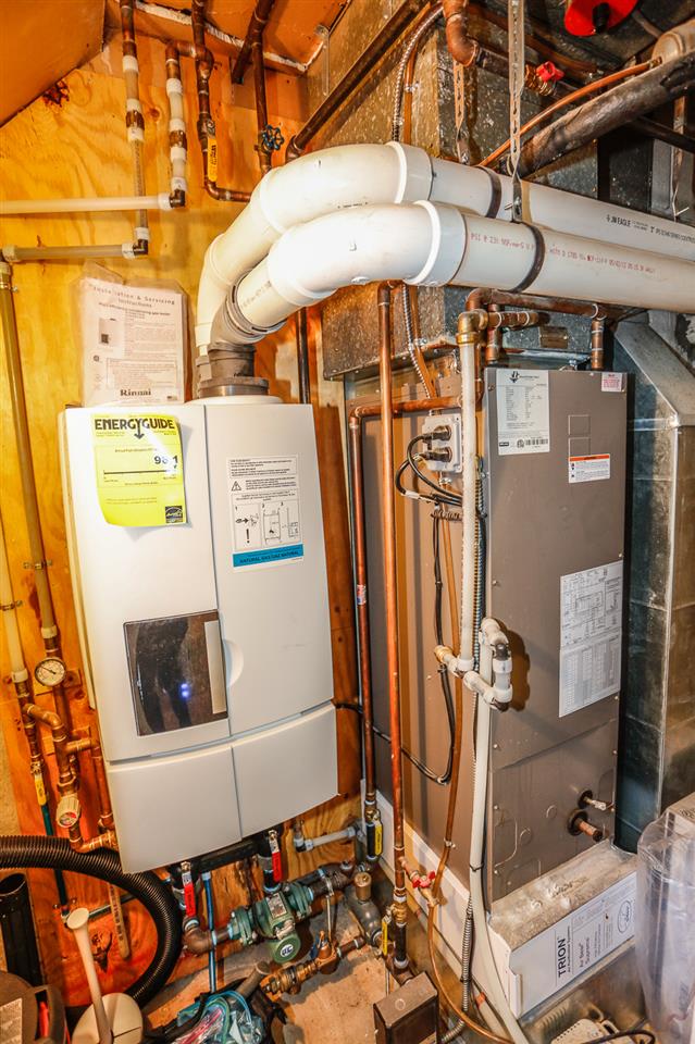 49 Derryfield Court, Unit 49 Manchester, NH 03104 - Photo 27 of 30